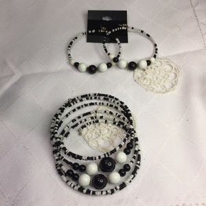 🌷FINAL PRICE🌷GLASS PEARLS BRACELET/LOOP EARRINGS